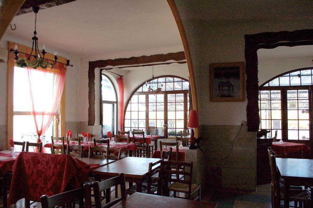 אלברון Hotel Restaurant L'Agachon מראה חיצוני תמונה